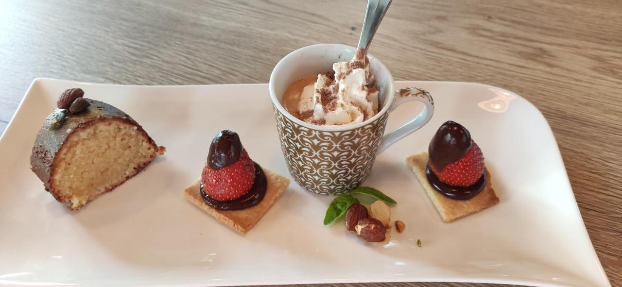 L'Amalgam' Bed & Breakfast Ainay-le-Vieil ภายนอก รูปภาพ